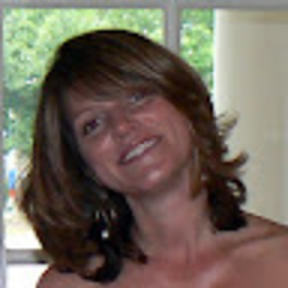 Meet your Posher, Jennifer - Picture 1 of 1